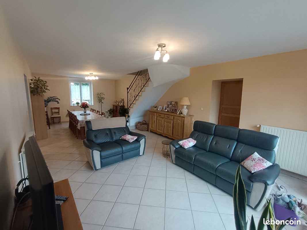Maison 8 pièces 275 m² · à Eix · 275 m² · 242 000 €