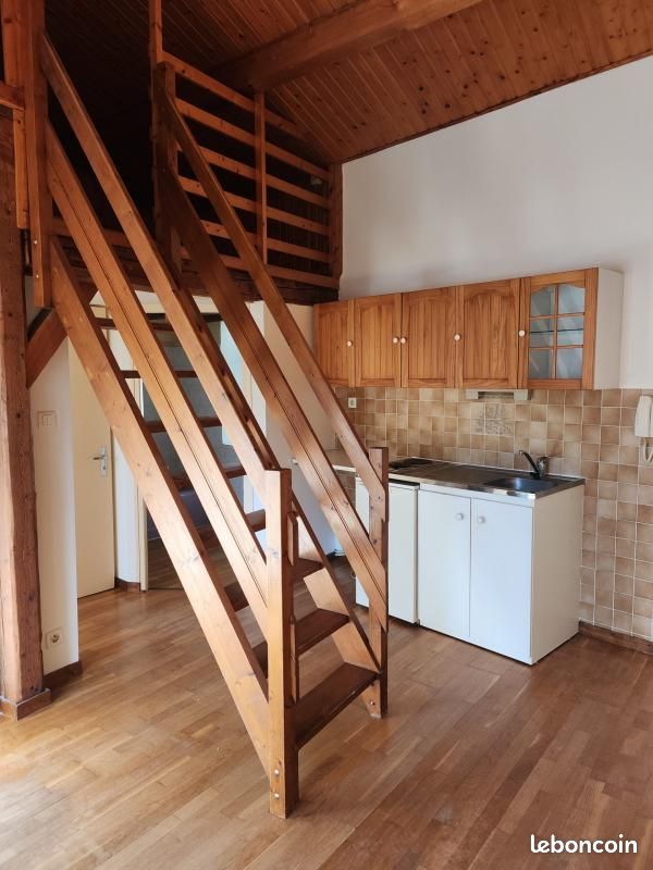 Appartement 1 pièce(s) 25 m²à louer Lons-le-saunier