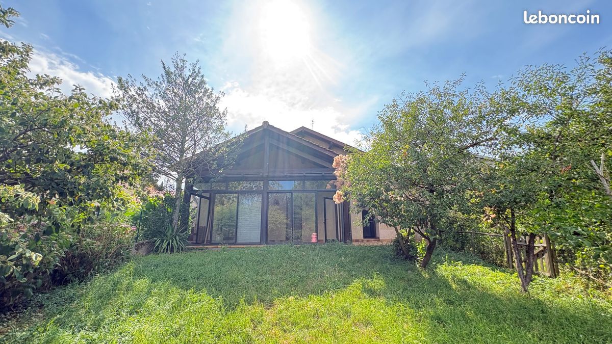 Maison 4 pièces 130 m² · à Saint-Genis-les-Ollières · 130 m² · 320 000 €
