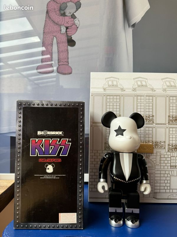 Bearbrick 400% kiss medicom toy (image 1)