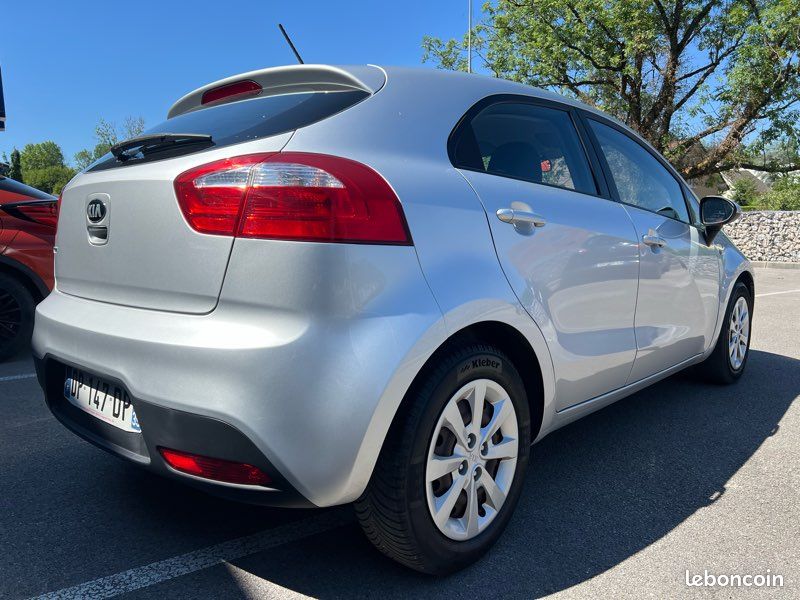 🚗 kia rio 85ch bvm5/ moteur à chaîne/ radio/ garanti suivi✅ (image 5)