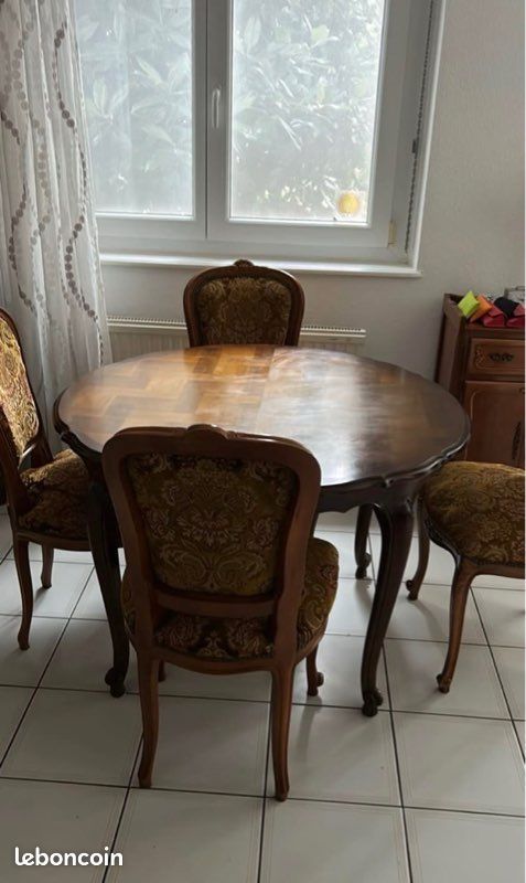 Table salle à manger et 4 chaises (image 1)