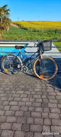 Vélo De Ville Femme Ginet – 12 Vitesses, Cadre Acier Violet, 28 Pouces – Peu Servi