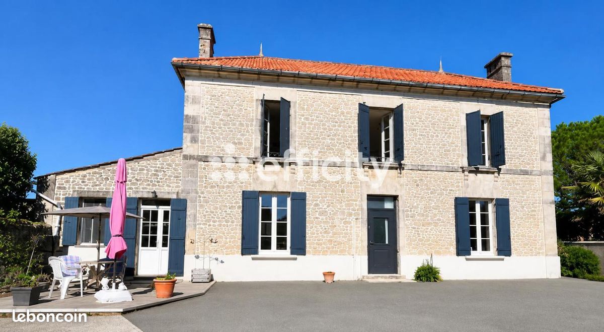 Maison 6 pièces 196 m² · à Lorignac · 196 m² · 298 000 €