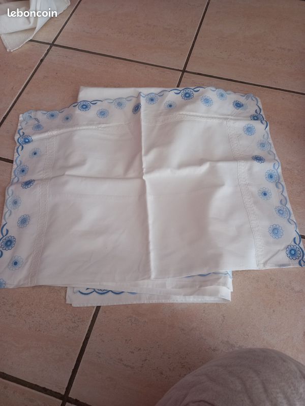 Parure de lit bébé 🤱dentelle bleue (image 2)