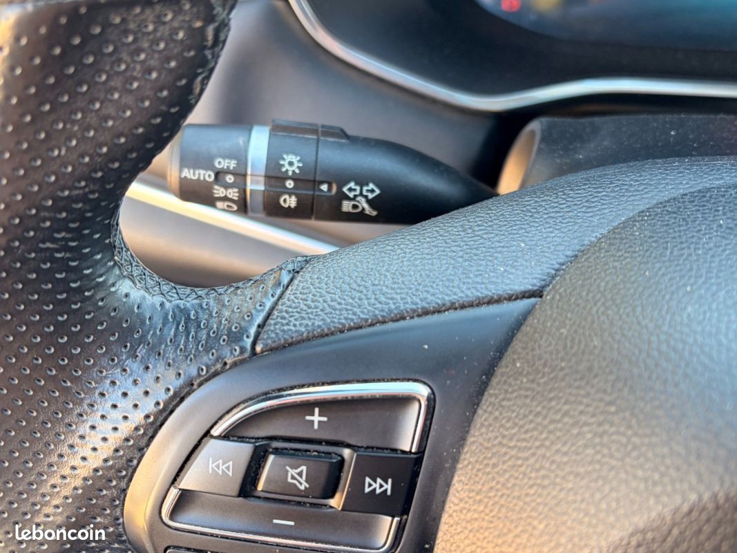 MG MARVEL R EV 2WD Luxury (image 15)