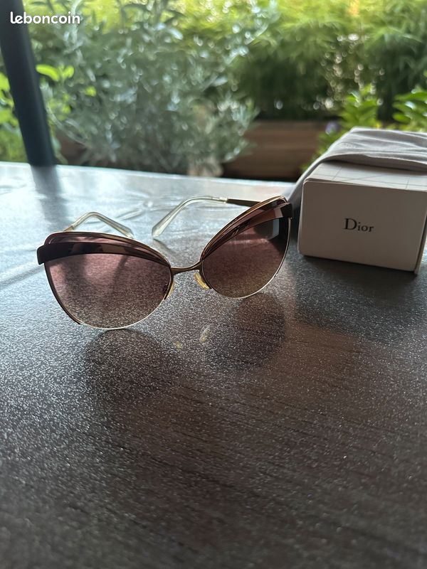 DIOR Sunnies (image 3)