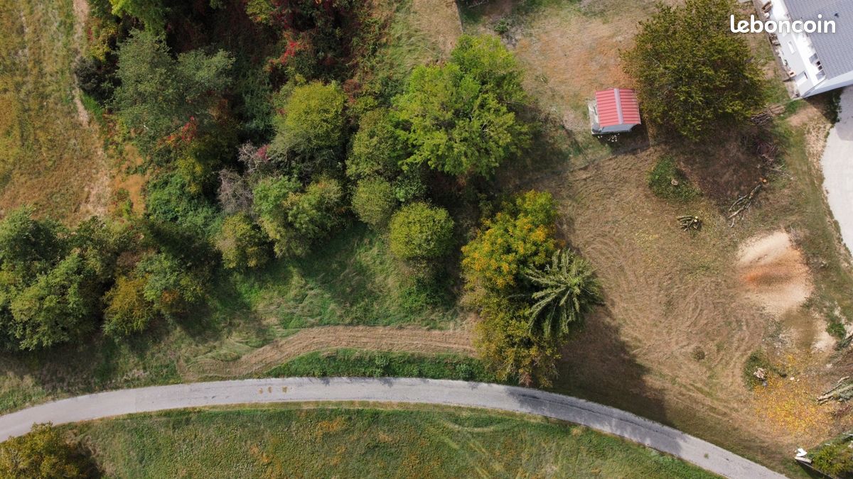 Terrain 2145 m² · à Chantesse · 2 145 m² · 78 100 €