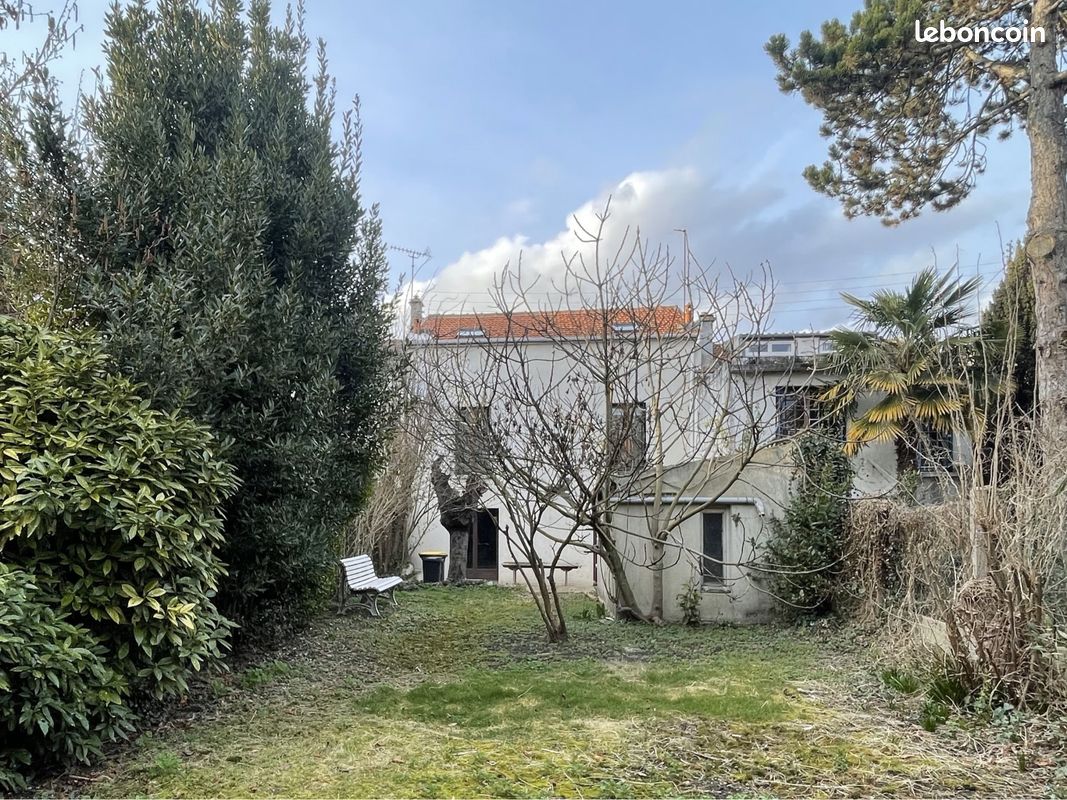 Maison a louer saint-denis - 7 pièce(s) - 142 m2 - Surfyn