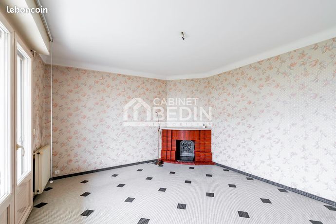 https://img.leboncoin.fr/api/v1/lbcpb1/images/43/e9/87/43e987eb57d1664eb9cd8e09d5f6855fb0983c69.jpg?rule=ad-image