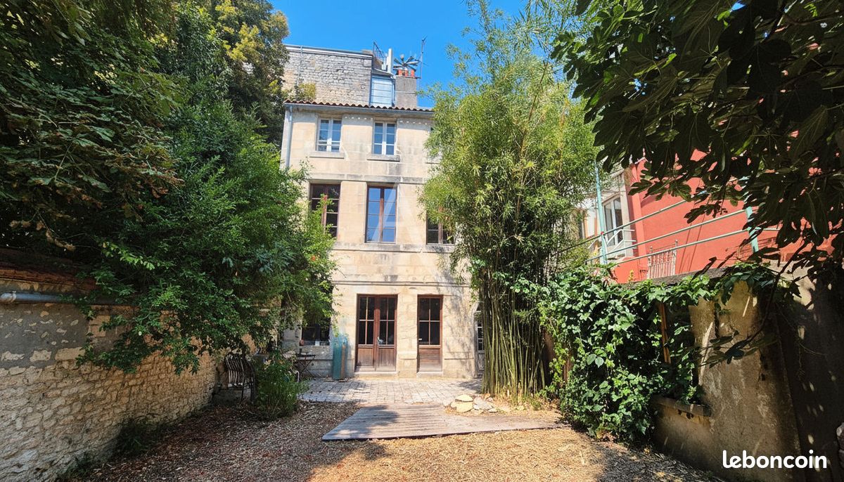 Maison 4 pièces 141 m² · à Rochefort · 141 m² · 438 900 €