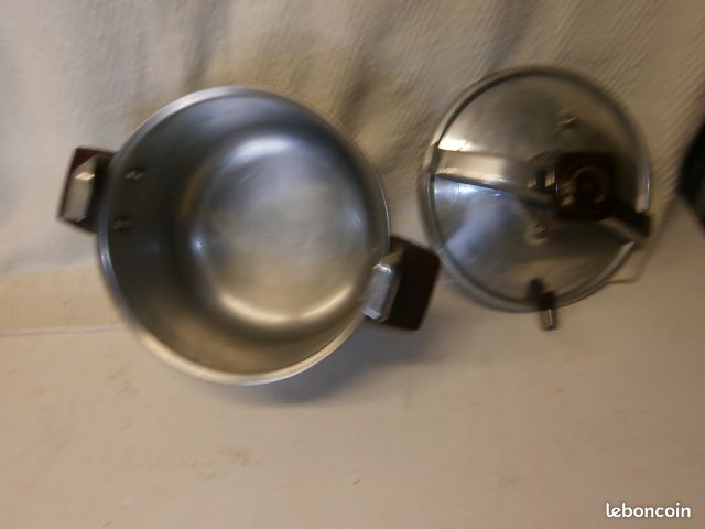 Cocotte minute SEB 26 cm de diamètre 8 litres de contenance (image 9)