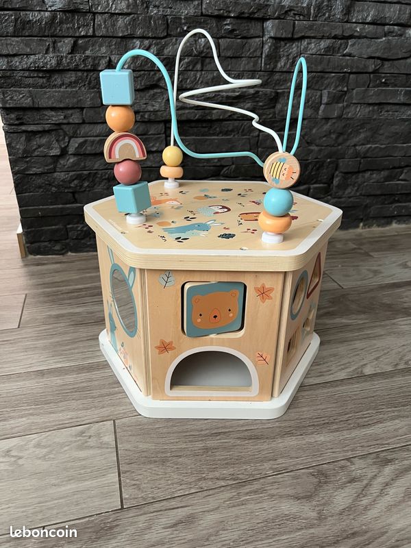 Grand cube d’activités bébé (image 3)