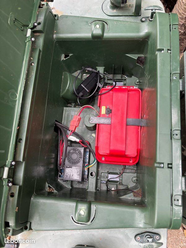 4x4 a batterie pour enfant (image 4)