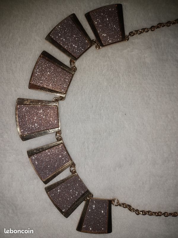 Collier (image 2)