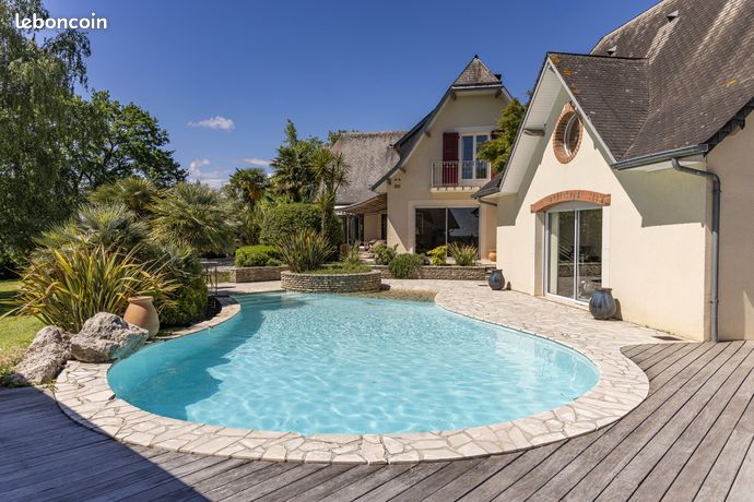 Propriété 8 pièces 339 m²
