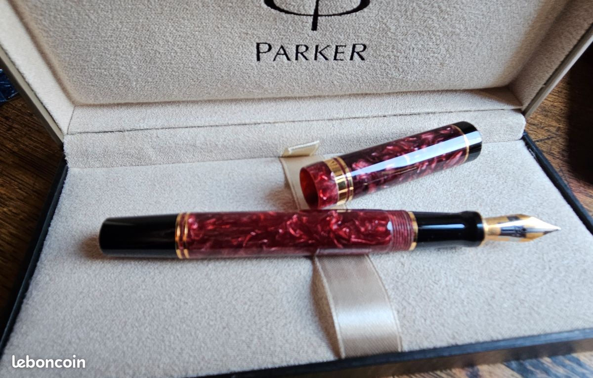 Stylo Plume Parker Duofold Centennial - Résine Rouge Marbrée, Plume En Or 18 Carats, Occasion De Prestige