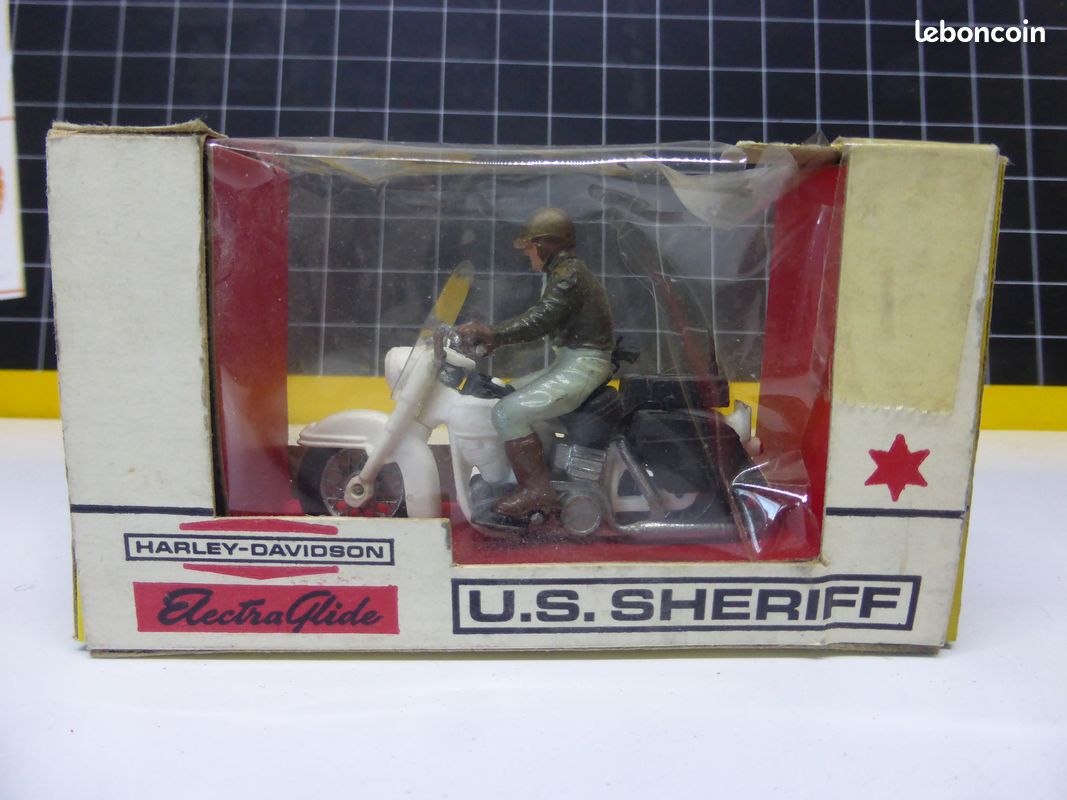 Britains harley davidson electra glide Sheriff 1:32 Collection