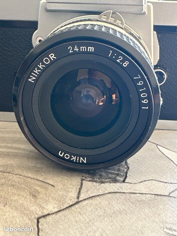 Objectif NIKKOR 24mm 1:2.8 (image 1)