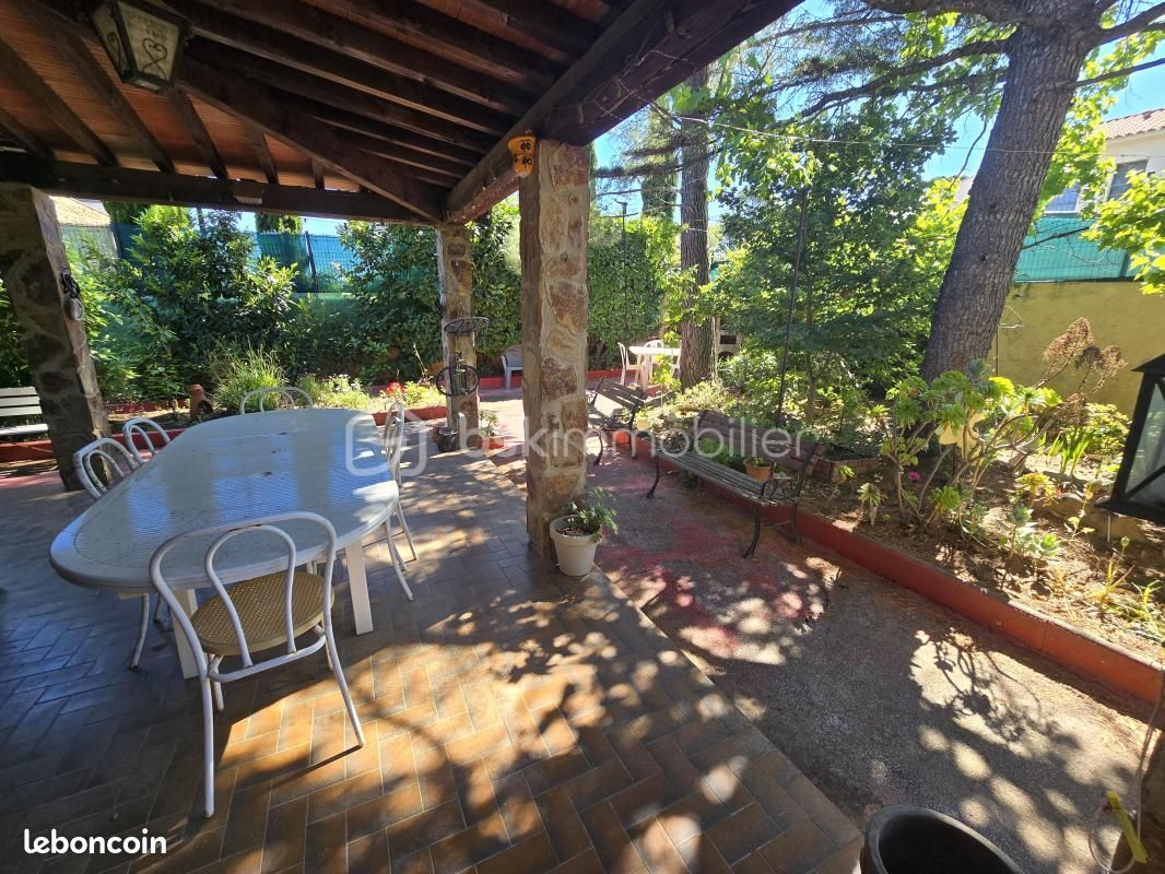 Maison 7 pièces 153 m² · à Six-Fours-les-Plages · 153 m² · 823 000 €