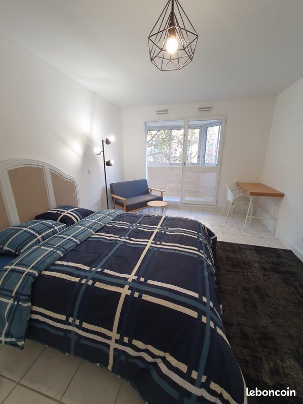 Appartement 5 pièces 102 m² · à Créteil · 102 m² · 690 €