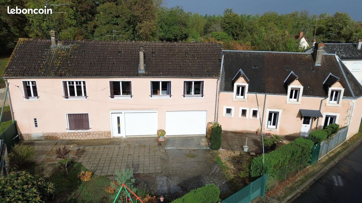 Maison 9 pièces 155 m² · à Thizay · 155 m² · 165 000 €