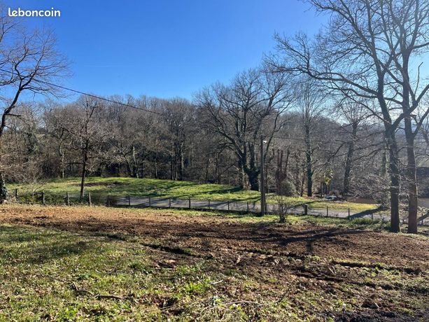 Terrain 1 049 m² Andoins