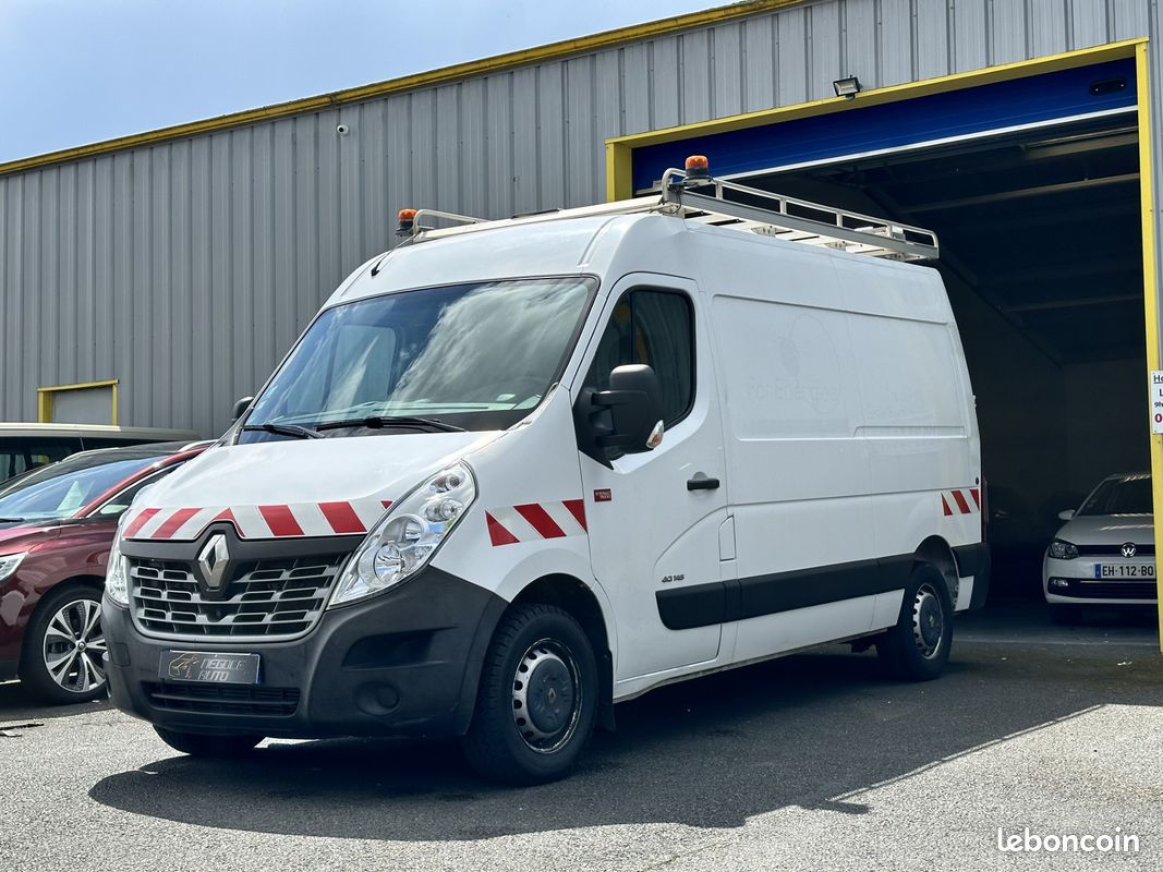 RENAULT TRUCKS MASTER III F3300 2.3 dCi 145 ch CONFORT / ATTELAGE / GALERIE / ECHELLE (image 1)
