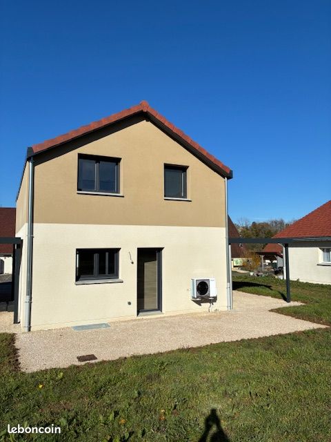 Maison 4 pièces 97 m² · à Étalans · 97 m² · 270 000 €