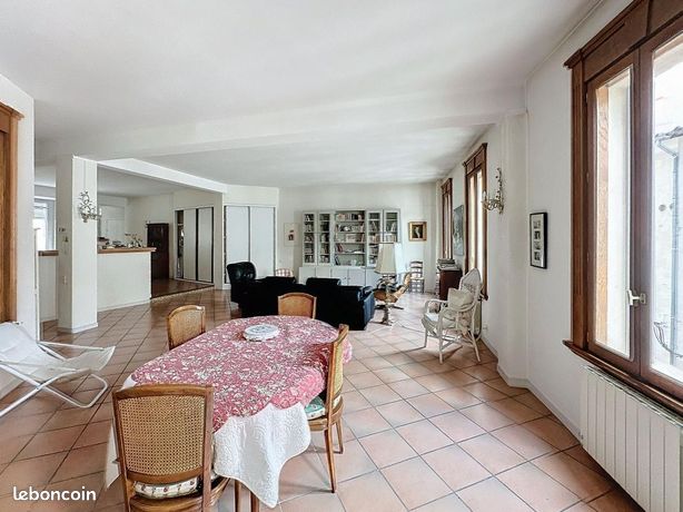 Appartement 3 pièces 158 m²