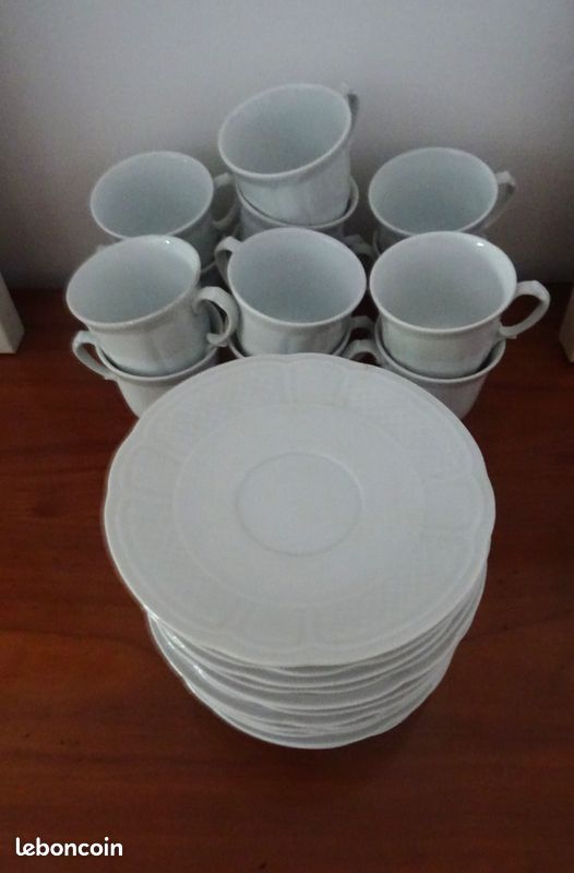 Tasses et soucoupes (image 5)