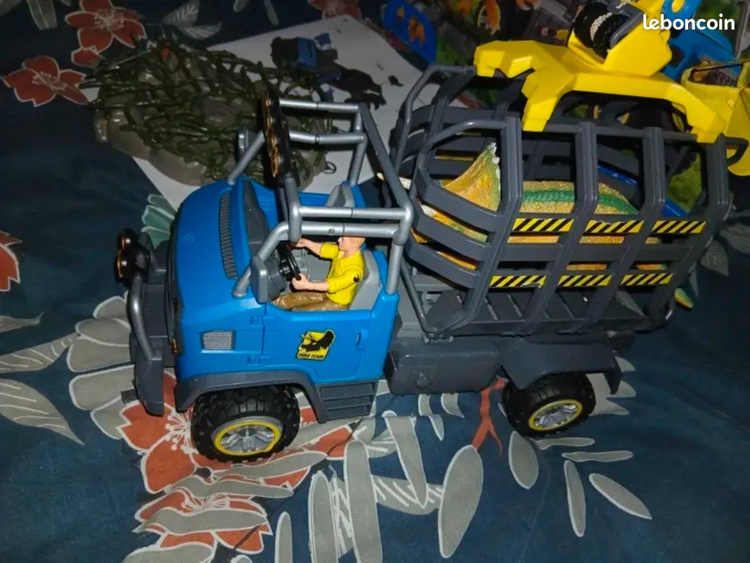 Lot de jouets dinosaures : livres, dinosaures, camion transporteur schleich,... (image 3)