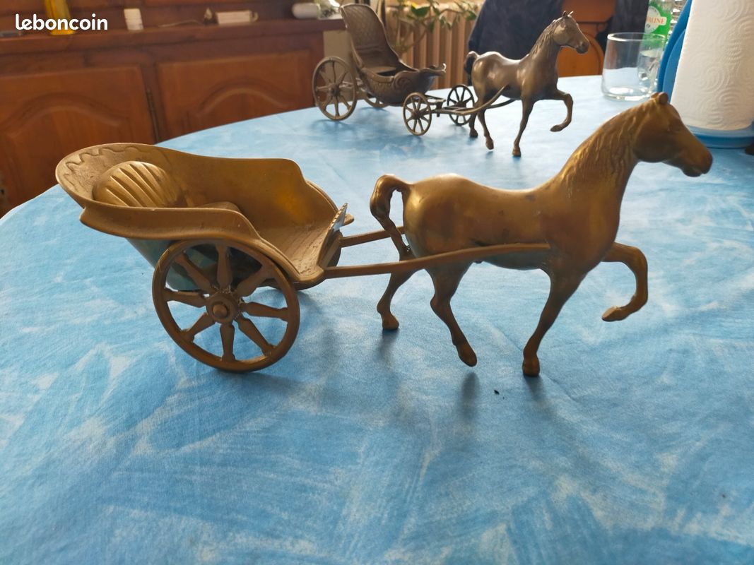 LOT DE QUATRE chevaux du bonheur de collection en porcelaine EUR 40,00