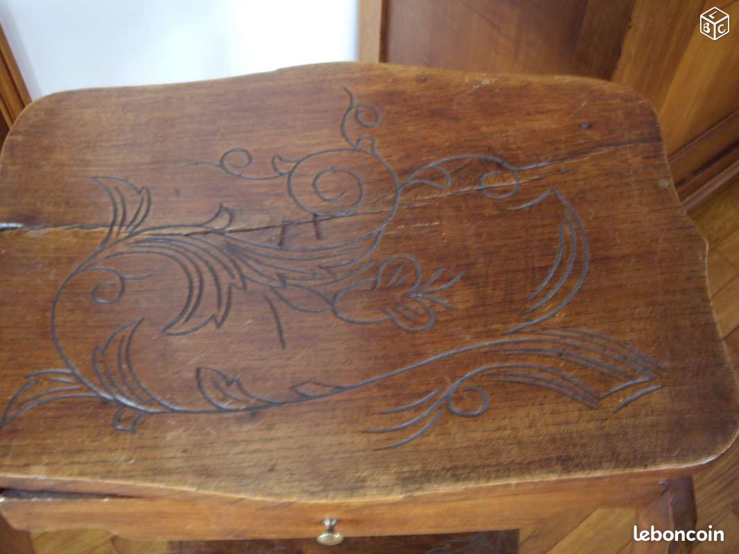 Petite table très ancienne (image 3)