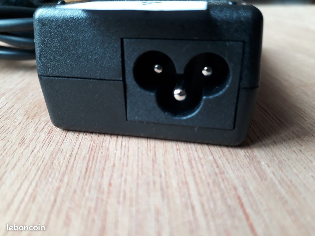AC Adapter DELL Inc. Model LA65NS2-01 65W 19,5V-3,34A (image 3)
