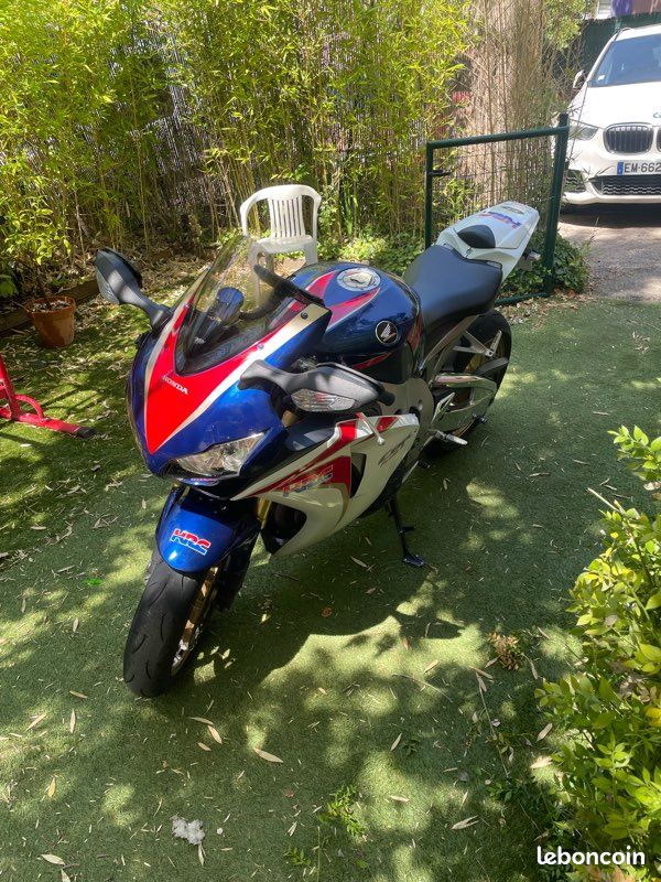 Honda cbr 1000 rr (image 2)