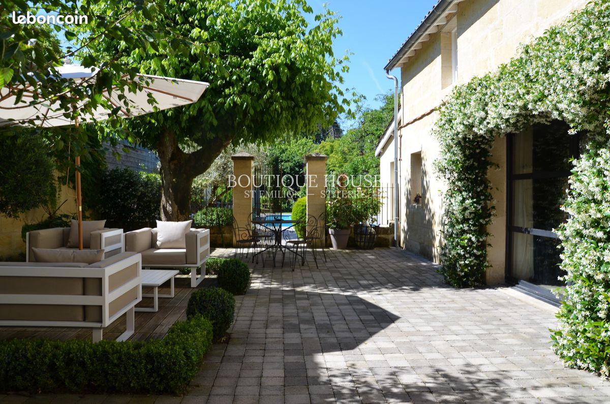 Maison 6 pièces 239 m² · à Sainte-Terre · 239 m² · 550 000 €