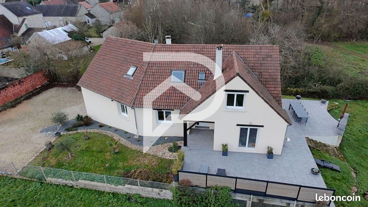 Maison 9 pièces 216 m²