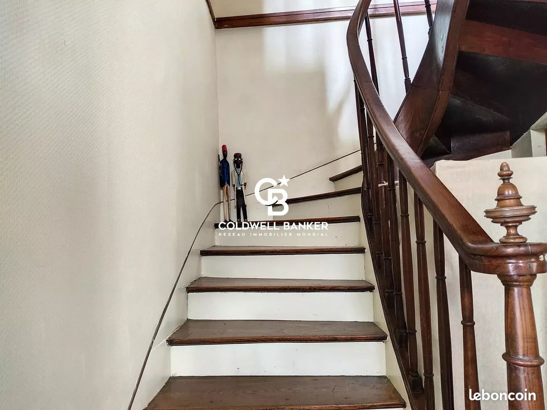 Propriété 5 pièces 150 m² - Courcoury 17100 (image principale 7)