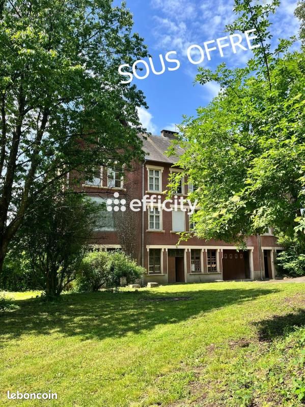 Immeuble 1000 m² · à La Ferrière-aux-Étangs · 1 000 m² · 205 500 €