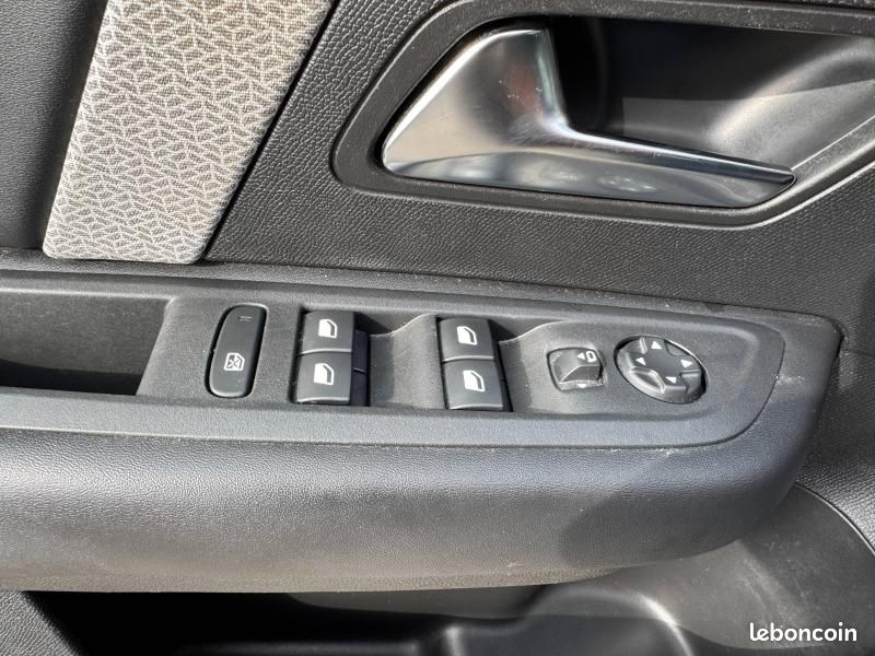 Citroen C4 BlueHDi 130 Shine EAT8 (image 11)