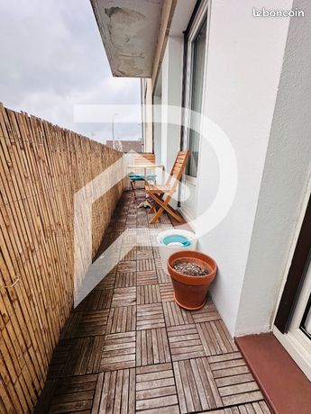 https://img.leboncoin.fr/api/v1/lbcpb1/images/44/06/84/440684db42c7aa4d807f1987c5d7e3c3c929be8e.jpg?rule=ad-image