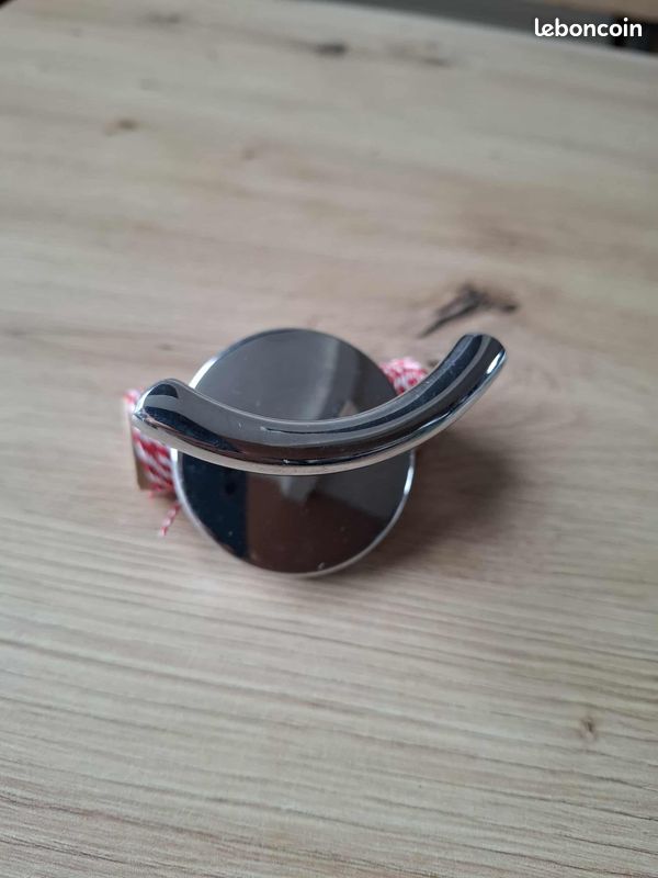 Patère double en métal (image 1)
