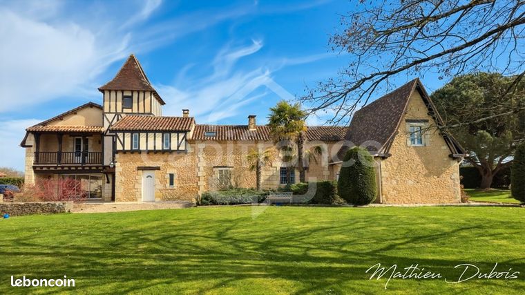 Propriété 12 pièces 345 m²