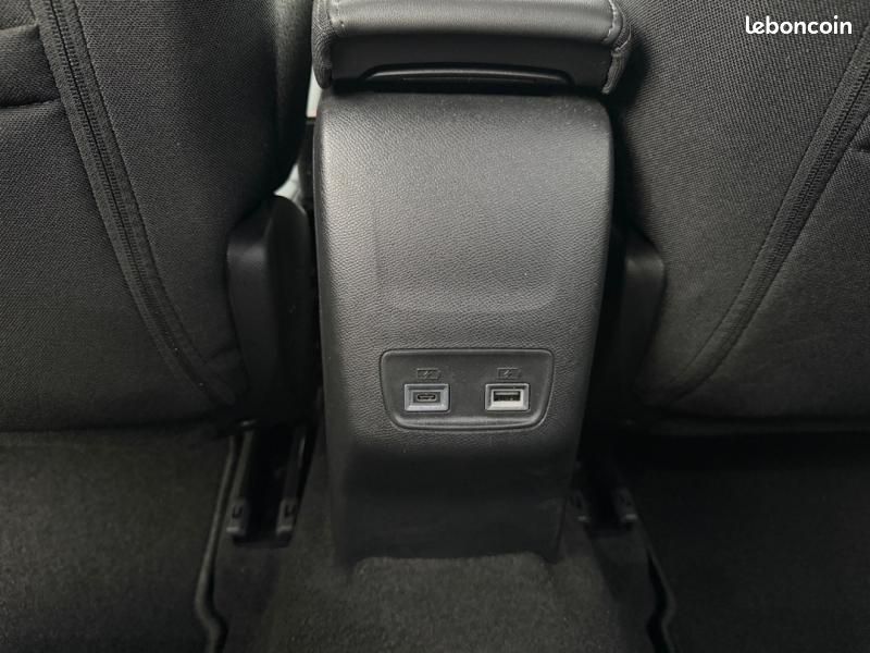 Peugeot 2008 1.2 100ch S&S Allure (image 9)