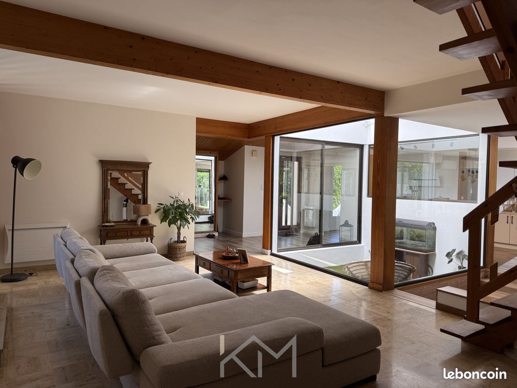 Maison 9 pièces 198 m² · à Smarves · 198 m² · 395 000 €