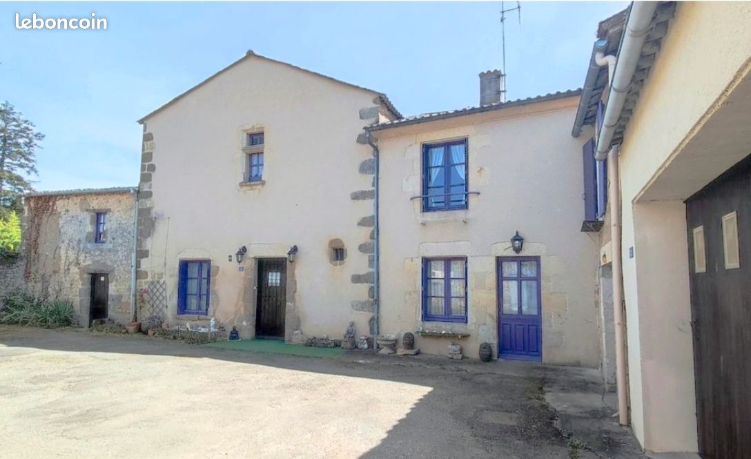 Maison 8 pièces 225 m² · à Saint-Loup-Lamairé · 225 m² · 128 000 €