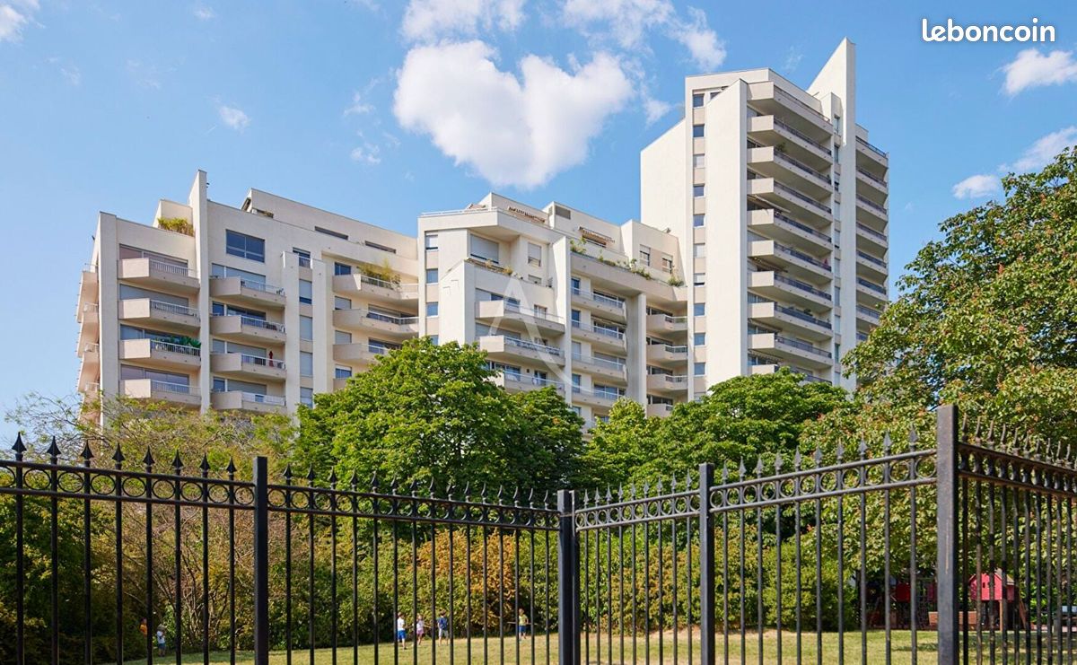 Appartement 2 pièces 67 m² · à Courbevoie · 67 m² · 350 700 €