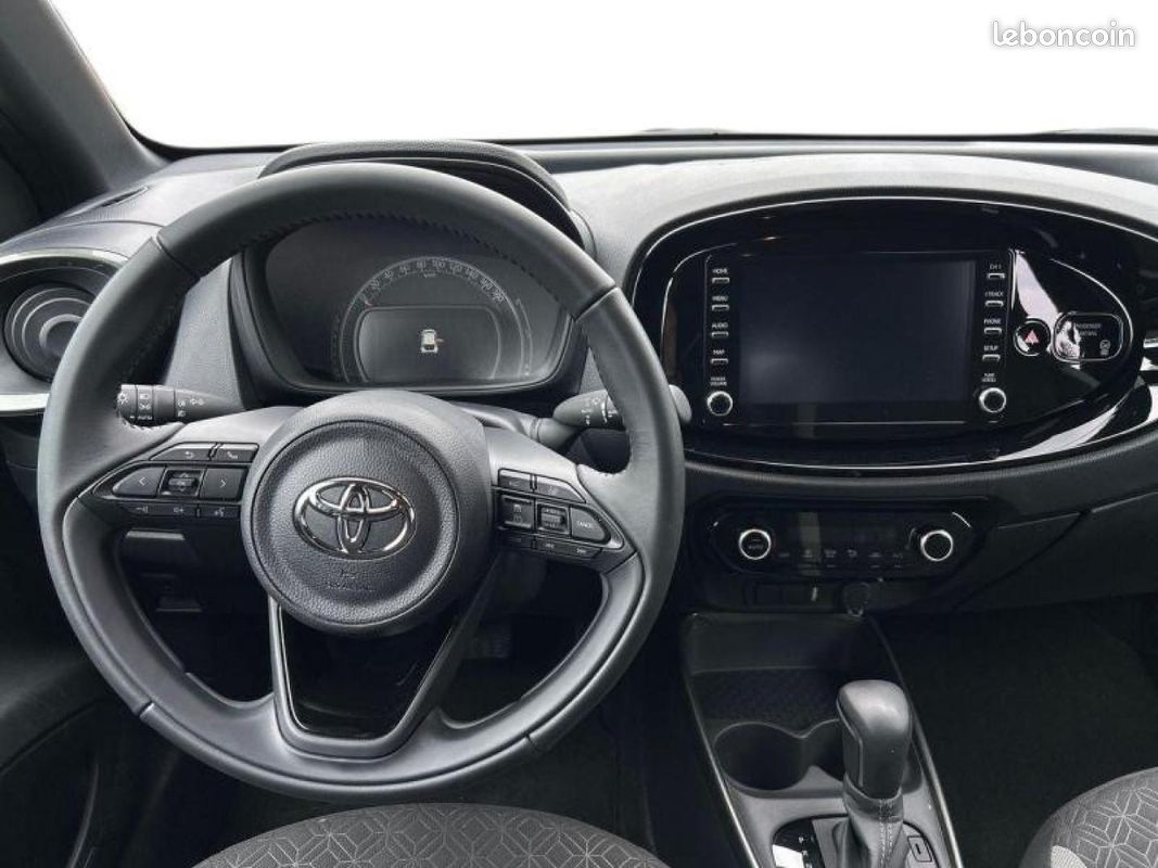 Toyota Aygo X 1.0 VVT-i 72ch Design S-CVT (image 11)
