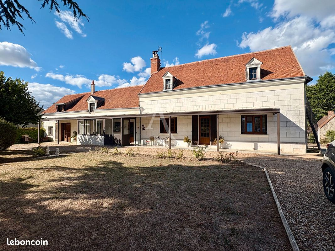 Maison 8 pièces 156 m² · à Saint-Julien-de-Chédon · 156 m² · 286 000 €
